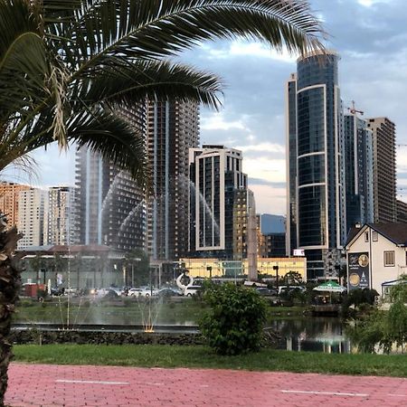 Апартамент У Моря Batumi Luaran gambar