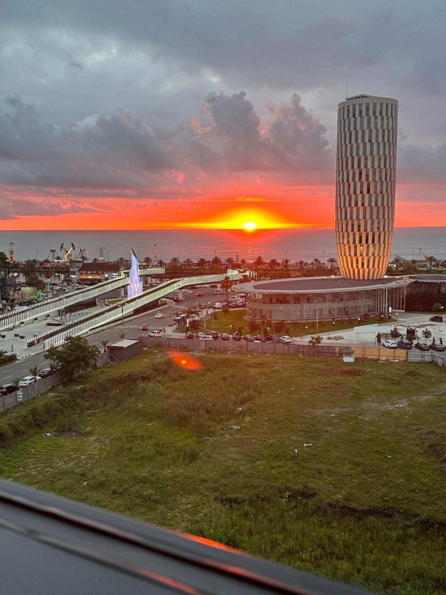 Апартамент У Моря Batumi Luaran gambar